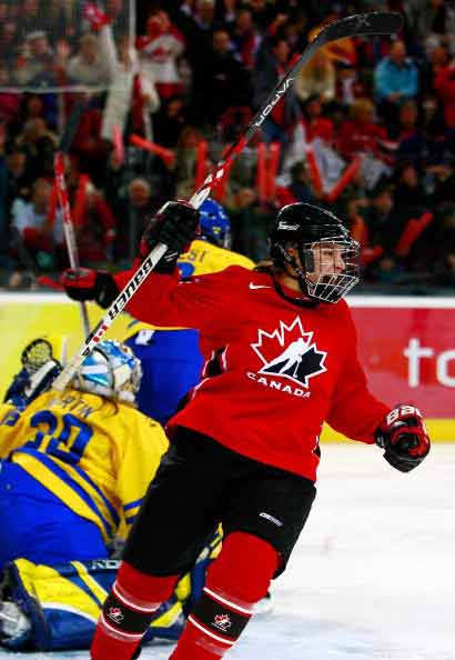 图文-都灵冬奥女子冰球决赛加拿大实力证明一切