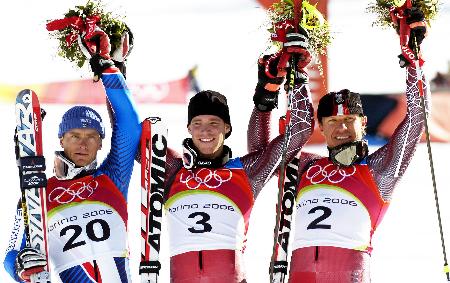 图文-高山滑雪男子大回转赛况前三名都是英雄