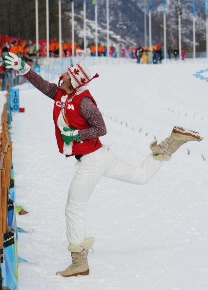 图文-越野滑雪女子竞速赛花滑动作展示柔韧性