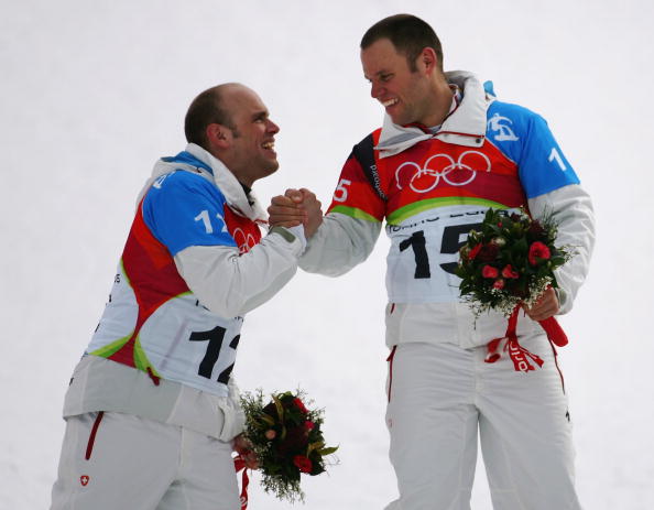 图文-单板滑雪男子平行大回转亲兄弟之间的情谊
