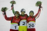 图文-李妮娜自由式滑雪空中技巧摘银获胜的喜悦