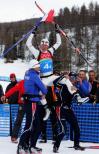 图文-冬季两项女子4x6公里接力赛法国队狂欢庆祝