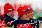 图文-冬季两项女子4x6公里接力赛法国队员做鬼脸