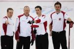 图文-冬奥会男子冰壶决赛加拿大队保住好局