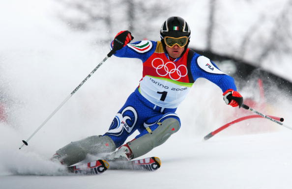 图文-高山滑雪男子回转赛罗卡在比赛中