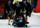 图文-冬奥会男子四人雪车赛美国队在比赛中