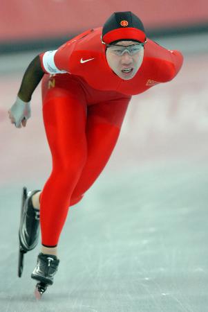 图文-冬奥会速滑女子5000米中国王霏有些吃力
