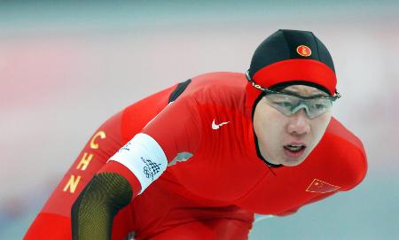 图文-冬奥会速滑女子5000米中国王霏奋起直追