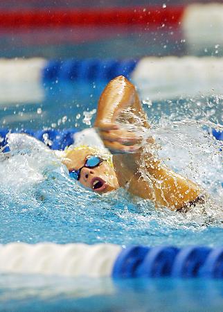图文-女子400米自由泳世界纪录被刷新 马诺挥
