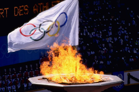 图文-1988年汉城奥运会开幕式 会旗飘扬圣火燃