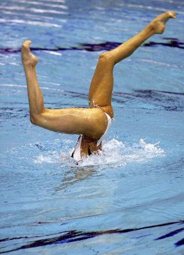 图文-花样游泳世界杯精彩瞬间优美的腿部轮廓