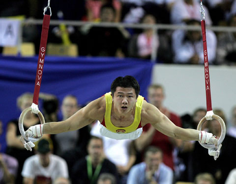 图文-体操世锦赛陈一冰夺吊环金牌力量凝于这一刻
