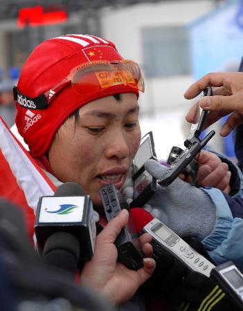 图文-越野滑雪短距离自由式王春丽夺冠难掩激动热泪