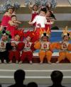 图文-奥运奖牌设计方案发布仪式小演员卖力演出