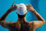 图文-世锦赛27日男子游泳预赛看看头上的风景