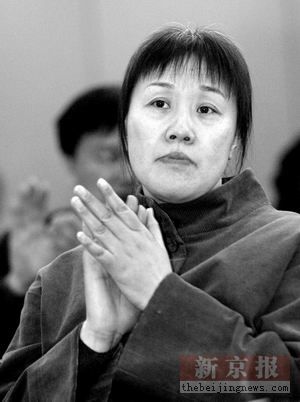 张蓉芳:赴美执教是私事 排管中心尊重她的