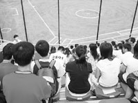 女垒志愿者赛场洒青春期待北京奥运会服务世界
