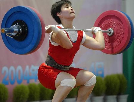 7月3日,北京市代表队选手徐琳在全国青年女子举重锦标赛女子58公斤