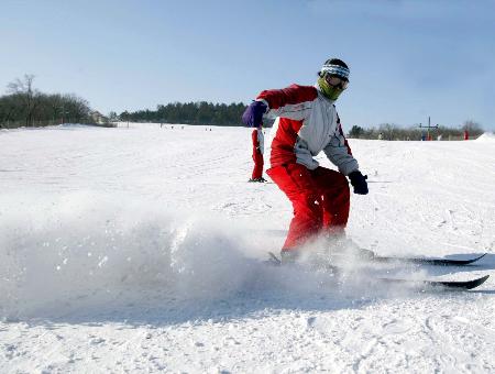 滑雪人口_哈尔滨 亚布力 雪乡 长白山7日5晚跟团游 长白山免费升级一晚五星温(3)