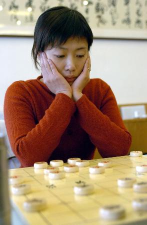 当日,在淄博周村进行的全国象棋特级大师赛女子组第四轮比赛中,哈尔滨