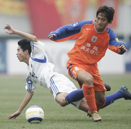 图文:足球――亚冠联赛:山东鲁能对泰国BEC萨