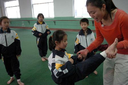 图文-郑州一小学设置多样体育运动 跆拳道训练