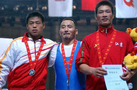 8月26日,夺得十运会男子古典式摔跤74公斤级冠军的解放军代表队选手