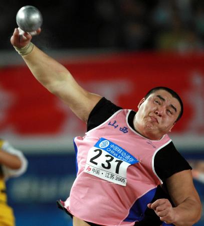 图文-十运男子铅球 山西张奇打破15年之久全国纪录