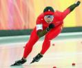 图文-女子速度滑冰500米决赛王曼丽甩臂加速