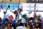 图文-越野滑雪男子4X10公里接力高举英雄贺胜利
