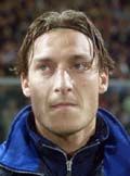 http://image2.sina.com.cn/ty/star/totti/6-40-330_tottis.jpg