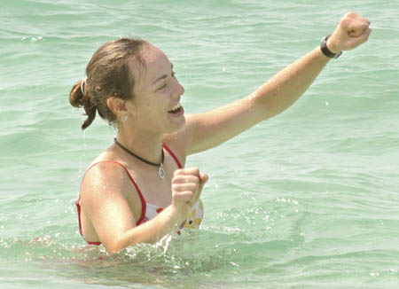 图文-辛吉斯享受泰国海上假期 重新体会胜利滋