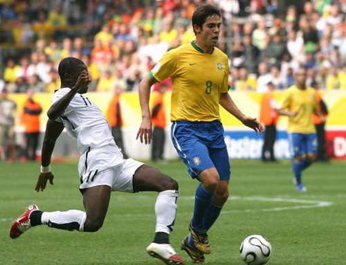 图文世界杯巴西vs加纳蒙塔里背后偷袭卡卡