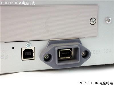 左侧usb2.0接口 右侧ieee1394接口