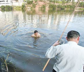 男孩逃考去游泳不幸溺水(圖)