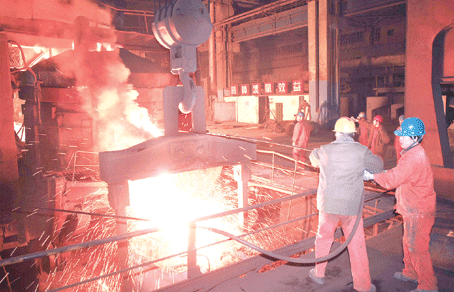 图文1月1日随着第一炼钢厂3号炉乙班将1650的t420优质高合金钢水准确