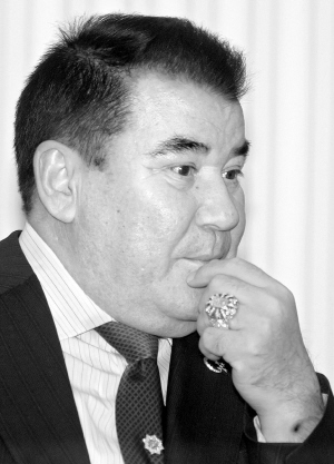 土库曼斯坦总统儿子图片