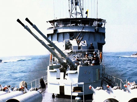 37mm舰炮图片