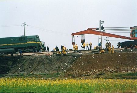 組圖:南京貨運列車脫軌 京滬鐵路中斷5小時