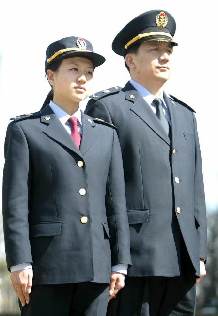 图文:经国务院批准统一着装的部门及人员的制服(六)(2)