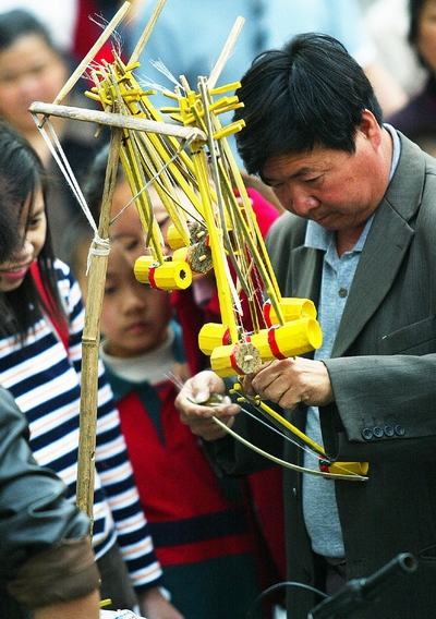 超小號二胡照樣拉圖