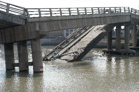 绍兴立交桥倒塌图片