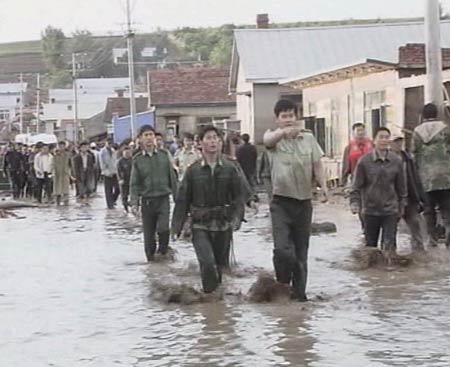 东方时空:连线黑龙江沙兰镇洪水前方记者