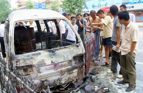 建始發生特大車禍 當場造成5人死亡46人受傷(圖)_新聞中心_新浪網