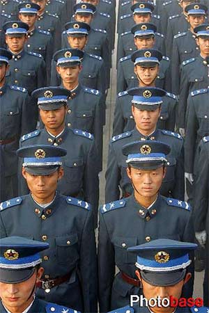 中國空軍11月10日起換髮新式軍裝(組圖)