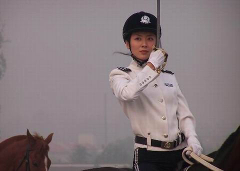 女公安警察马骑图片