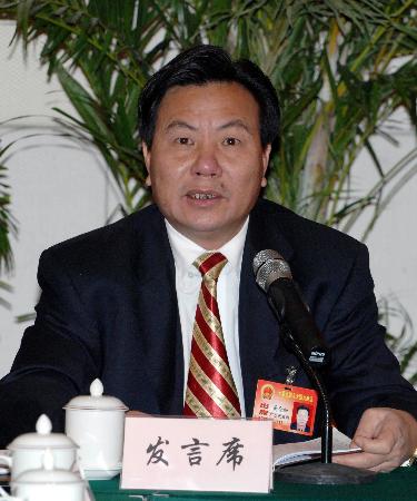 图文代表审议两高报告6