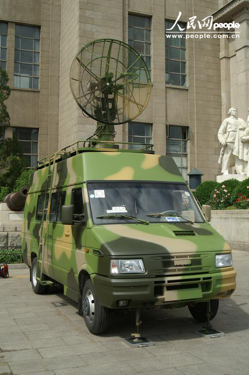 国产军用k/llx718型数字化天气雷达车 摄影:人民网军事记者 杨铁虎