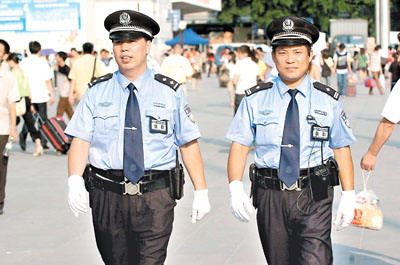 公安部试点新警服图片