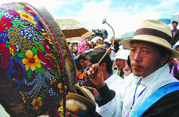 综合 正文 当日,独具藏民族特色的珠峰文化旅游节在西藏日喀则